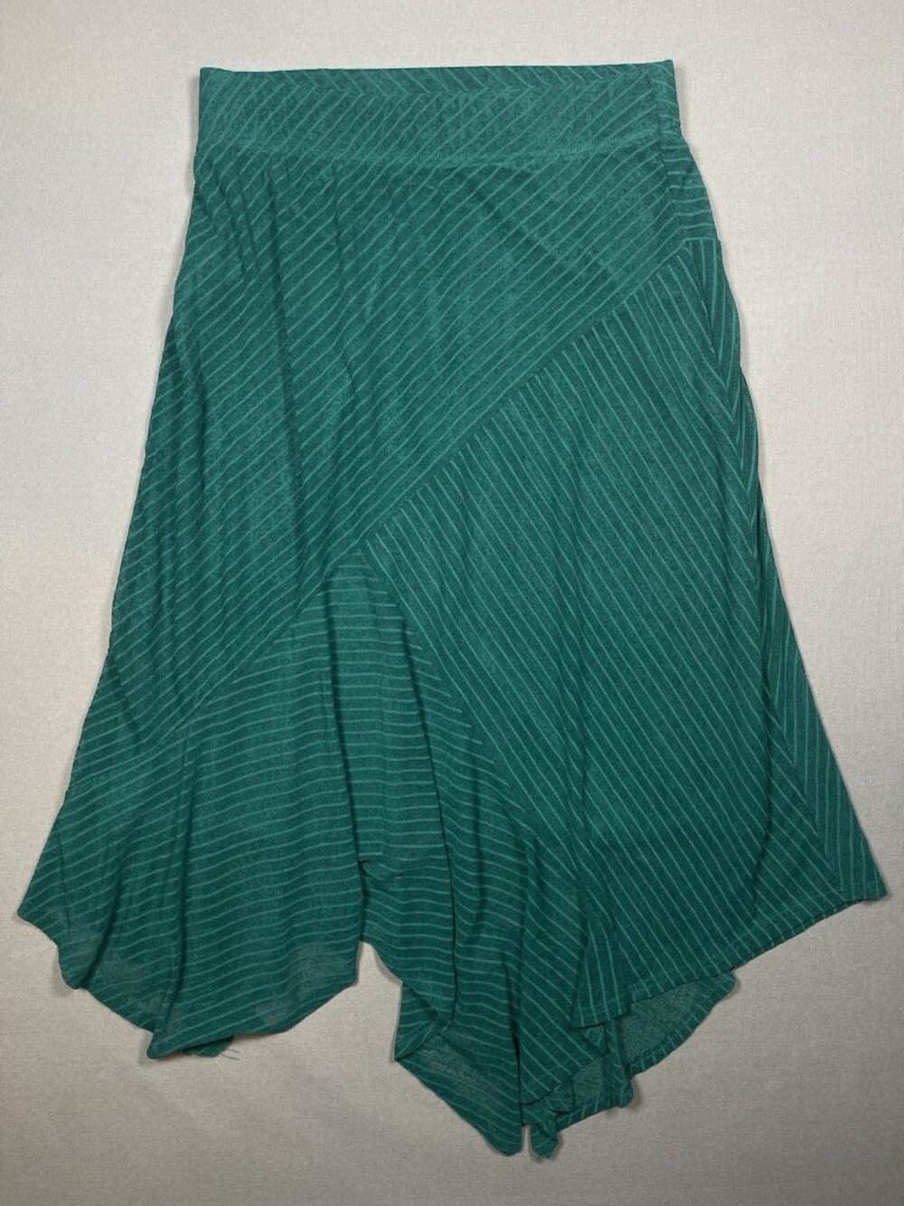 Ember Asymmetrical Elastic Waist Lined Green Lace Maxi Skirt - Women Size Medium